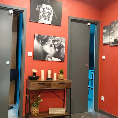3 Au Sein Du Loft Descartes Panzió