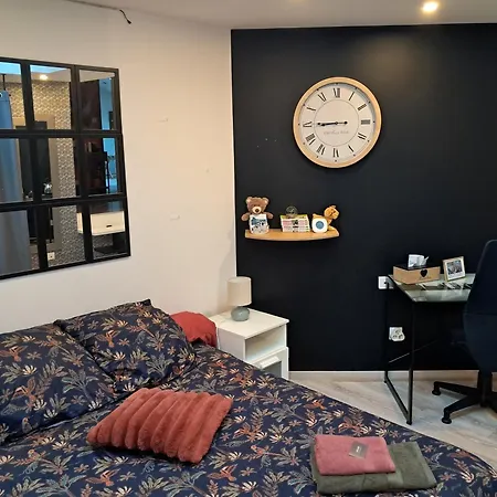 Loft 3 Descartes Bed & Breakfast *